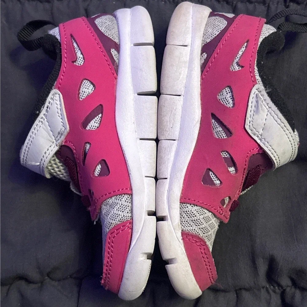 Nike Free Run 2 Toddler Girls Pink Gray White Hook Loop Sneakers 7C 429910-100